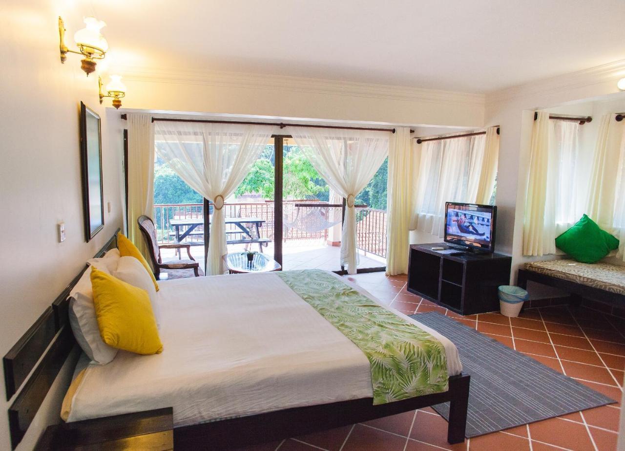 Anjungan Beach Resort Kampung Teluk Nipah Exteriör bild