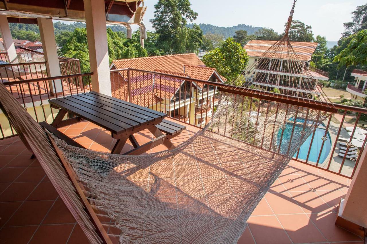 Anjungan Beach Resort Kampung Teluk Nipah Exteriör bild