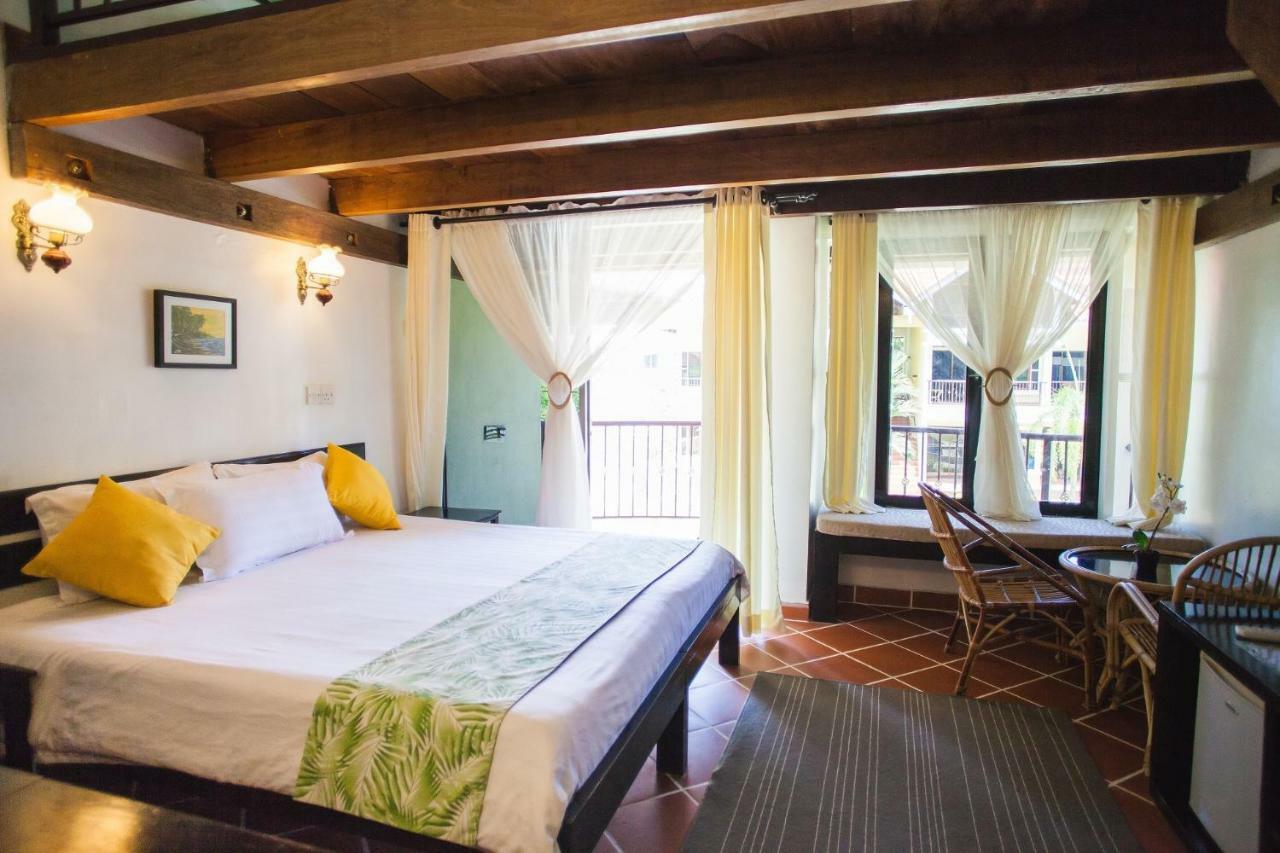 Anjungan Beach Resort Kampung Teluk Nipah Exteriör bild