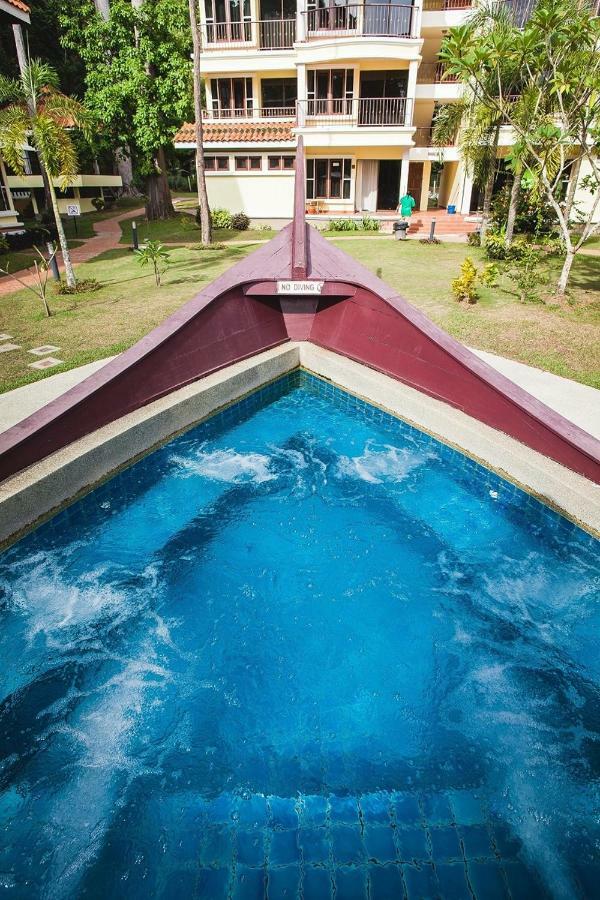 Anjungan Beach Resort Kampung Teluk Nipah Exteriör bild