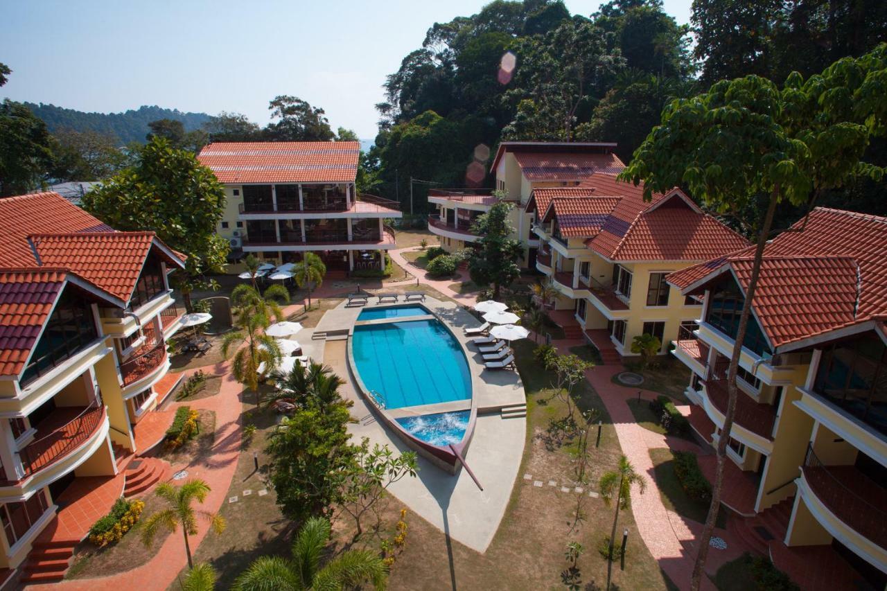 Anjungan Beach Resort Kampung Teluk Nipah Exteriör bild