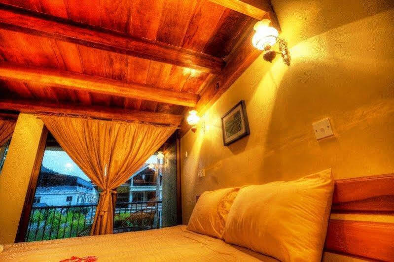 Anjungan Beach Resort Kampung Teluk Nipah Exteriör bild