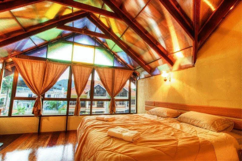 Anjungan Beach Resort Kampung Teluk Nipah Exteriör bild