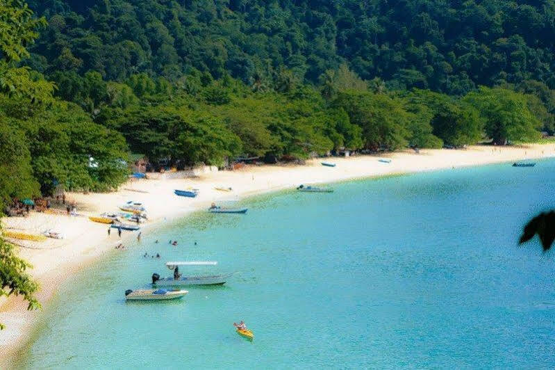 Anjungan Beach Resort Kampung Teluk Nipah Exteriör bild